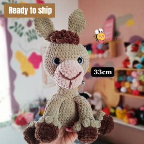 Brown llama R280